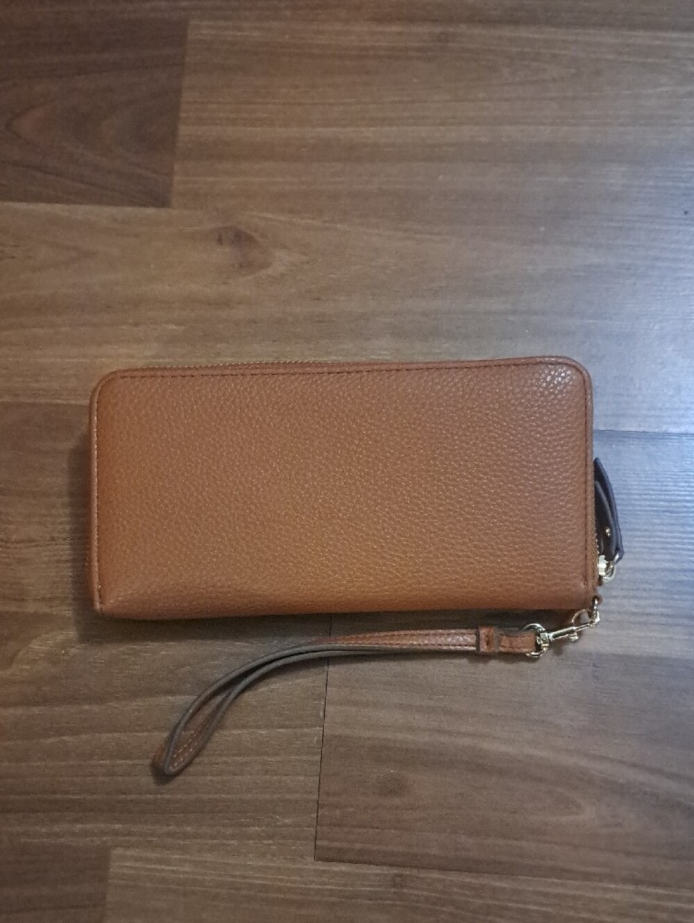 Anne Klein Tan Pebbled Leather Wristlet with Gold Bow - Picture 2 of 6
